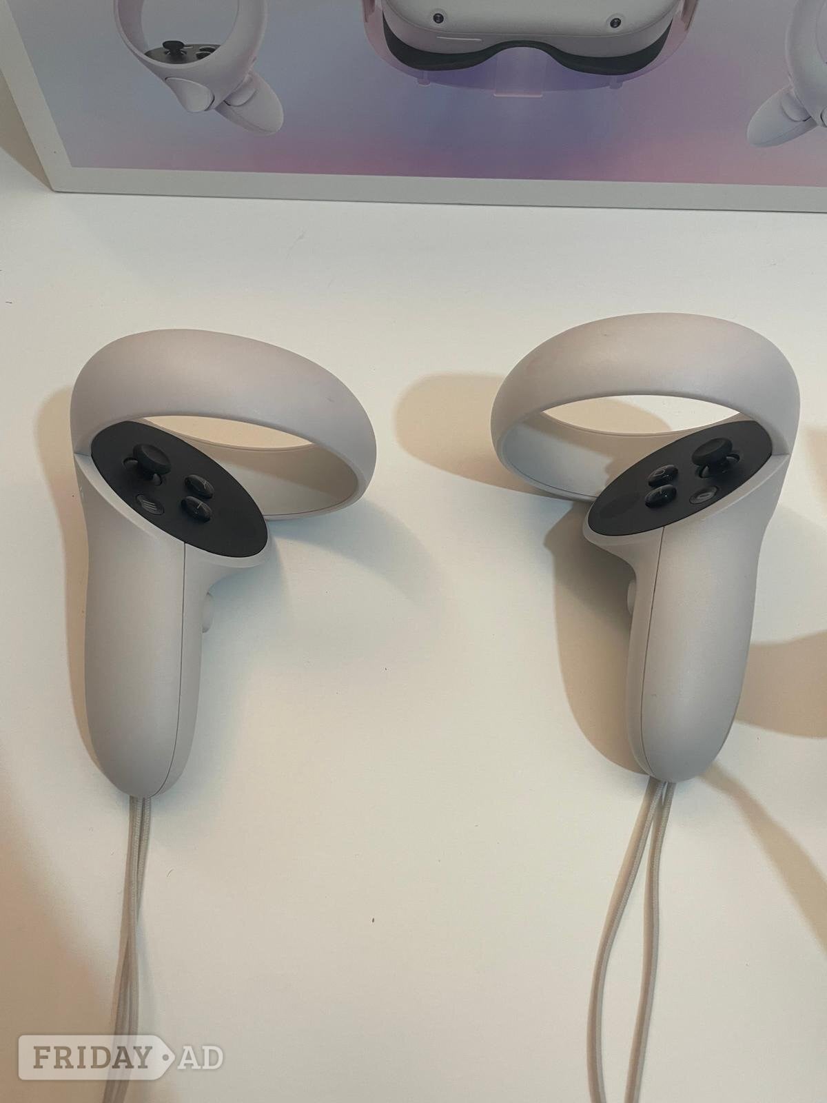 Oculus Quest 2 (includes elite strap)pristine. Used 4 times only - Consoles & Games