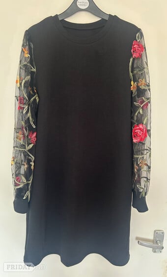 Brand-new ladies black floral arm dress