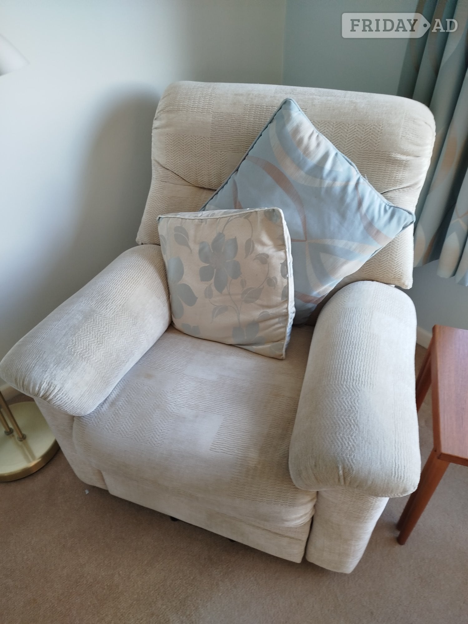 Parker Knoll Riser Recliner Armchair light beige in Robertsbridge