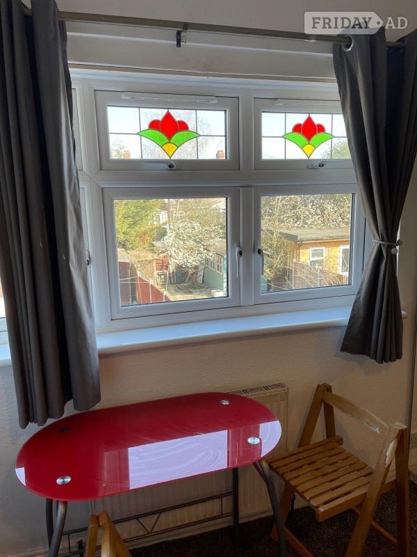 Modren Ensuite Available For Single Person - Rooms