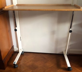 Table on wheels 