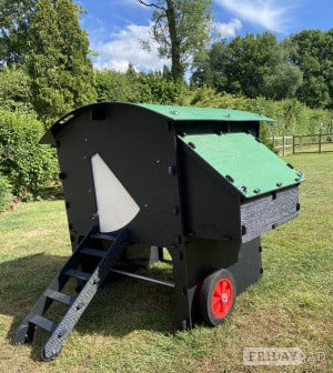 Green Frog/Nestera 100% recycled plastic chicken coops
