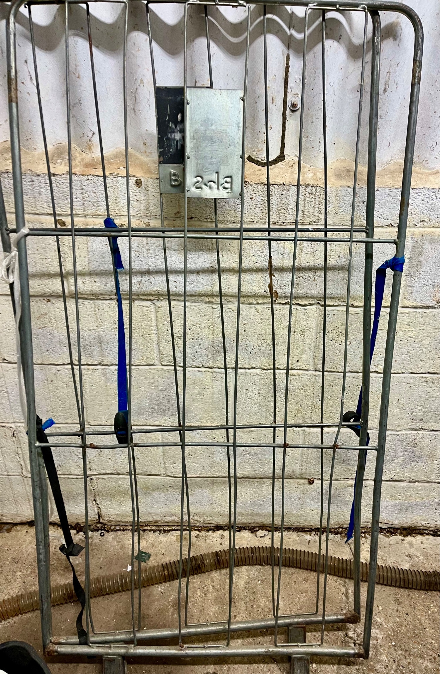 Mobile Storage Roll cage (5 in stock ) - Furniture