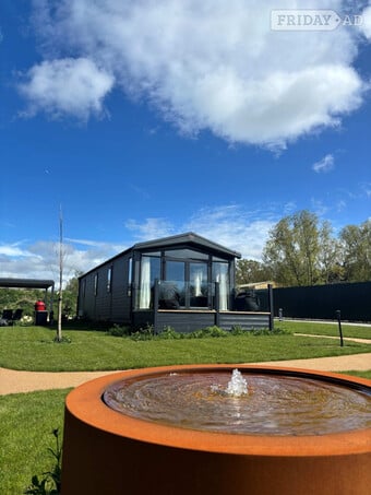 FOR SALE, LUXURY LODGE YORKSHIRE SPA RETREAT, HELMSLEY, YORK, HARROGATE, PET FRIENDLY