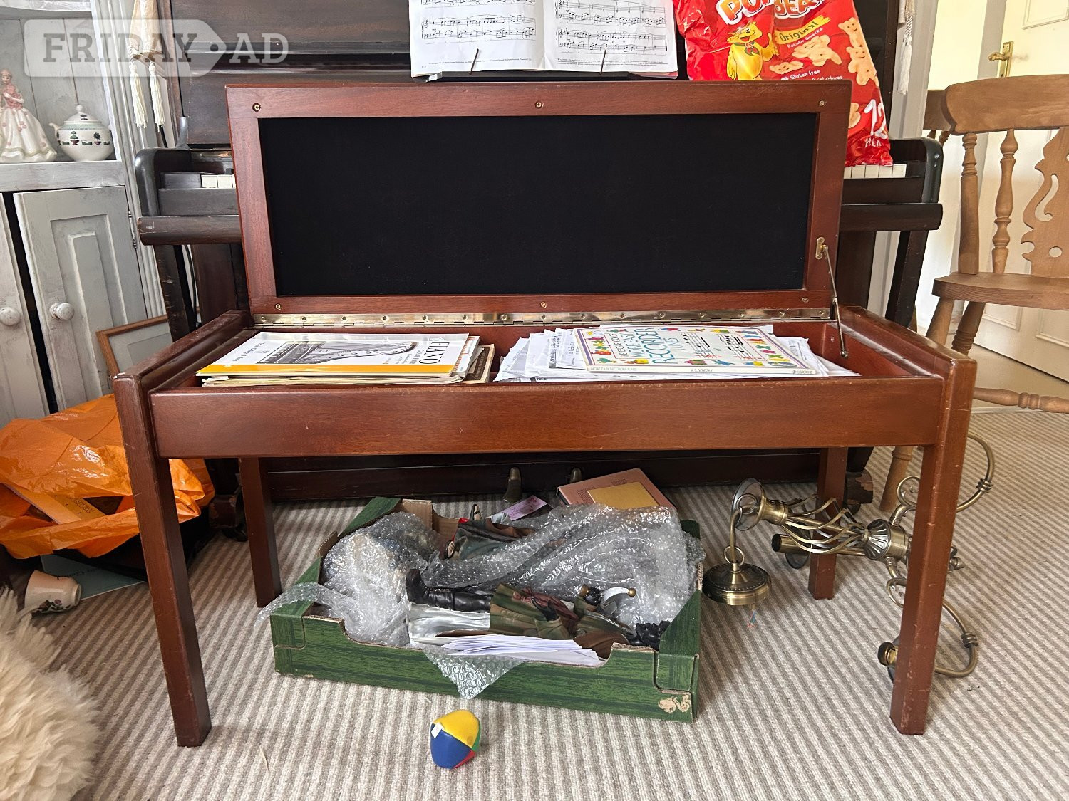 Double Piano Stool for Duets. Good Condition with storage inside