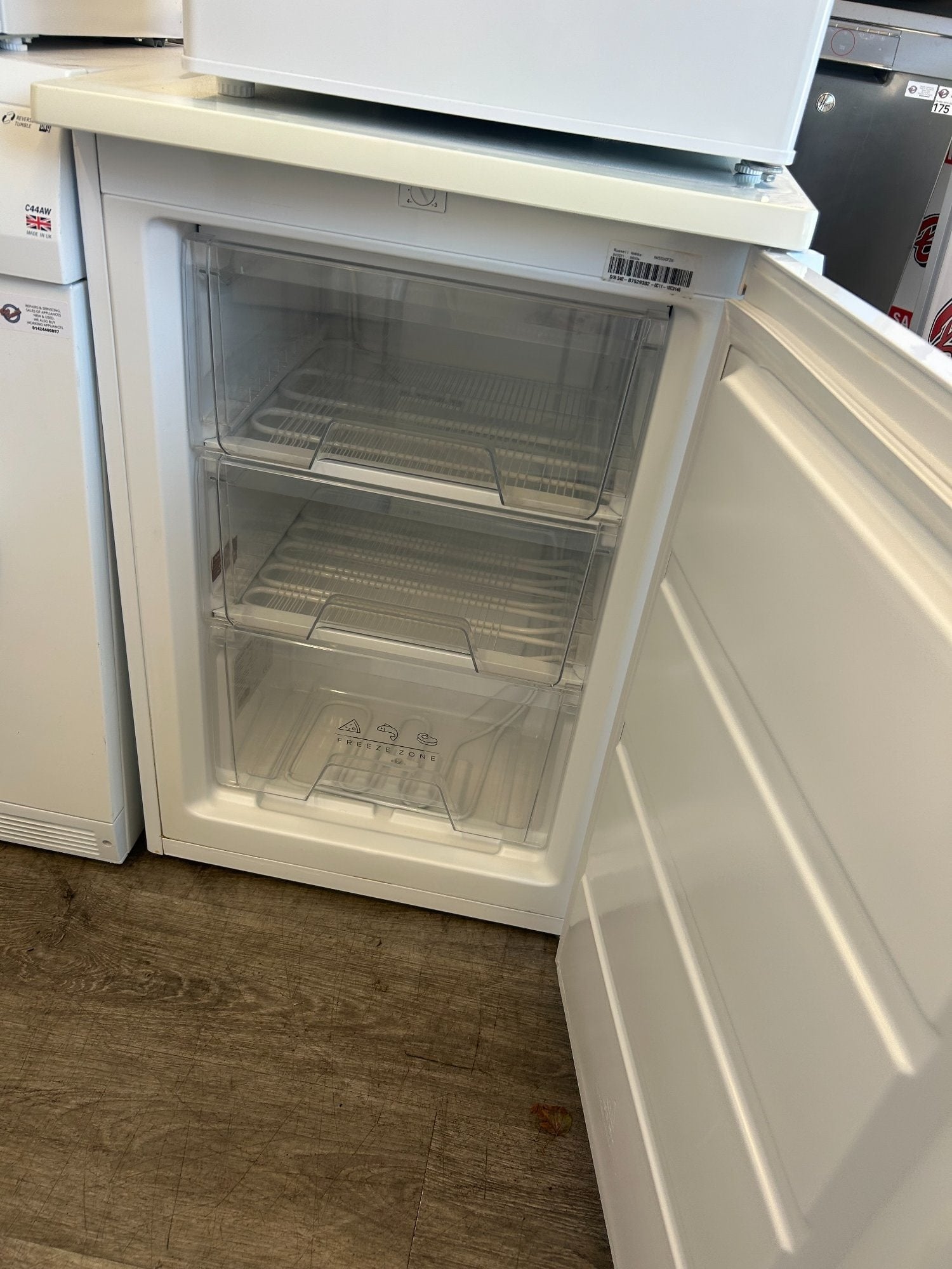 RUSSELL HOBBS UNDERCOUNTER FREEZER