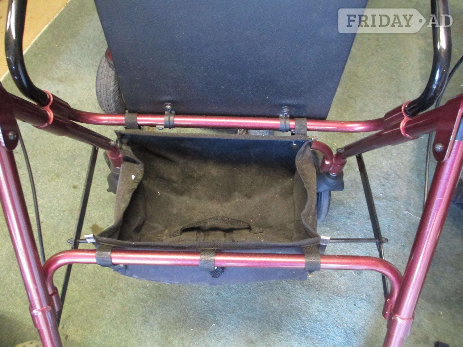 4 WHEELED 'DAYS' MOBILITY WALKER/ROLATOR WITH SEAT - Mobility in Hastings