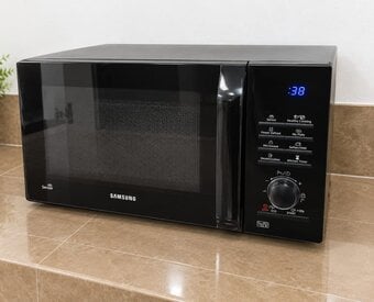 Microwave oven £45