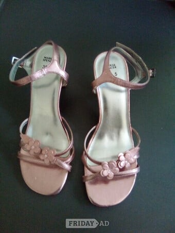 Sandals pink size 5, M&S, brand new