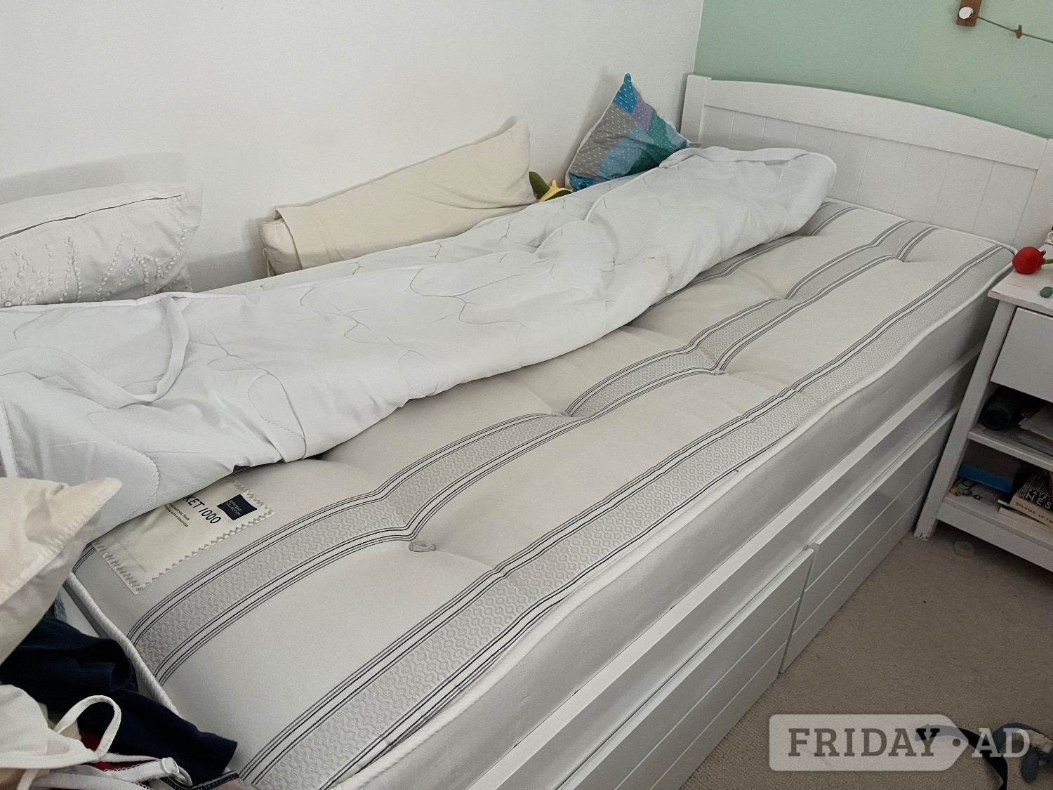 White single bed with 2 drawers in Redhill