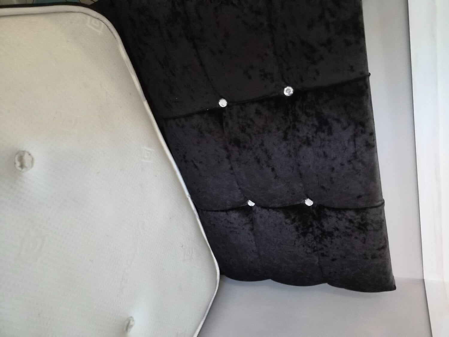 Single divan bed with 2nd single bed also can be a double