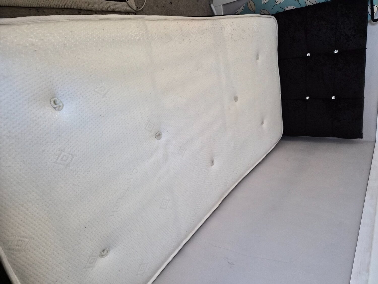 Single divan bed with 2nd single bed also can be a double - Furniture in St. Leonards-On-Sea