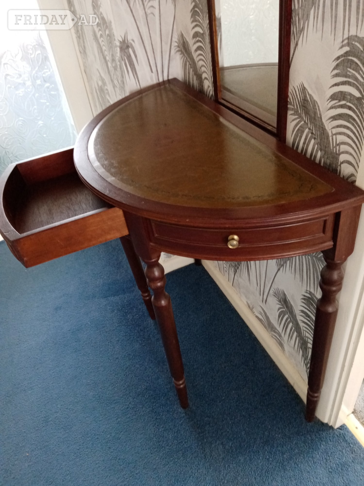 Used Attractive Wood small table with Leather top in good cond