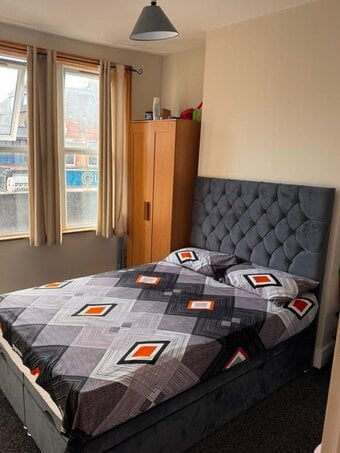 Double Room Available For Female