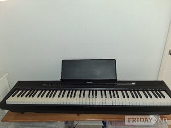 Digital piano keyboard