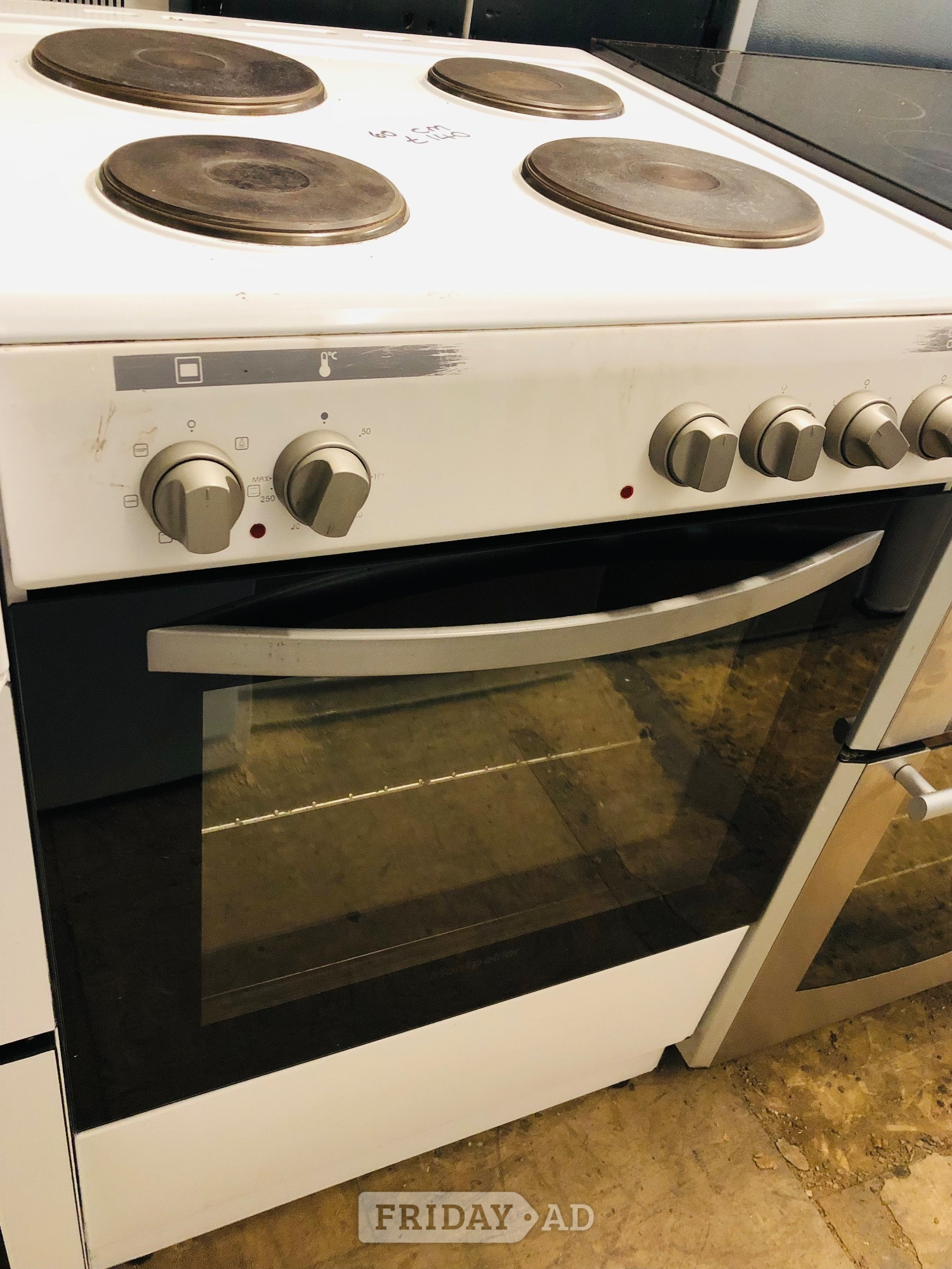 Montpellier 60cm Wide solid top Electric cooker with oven and gri in Daventry