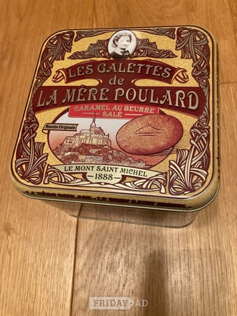 Empty Biscuit/Cookie Tin 500g: Les Galettes de La Mere Poulard.