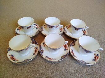 Lovely Vintage/Antique "Phoenix" bone china 6 cups & saucers
