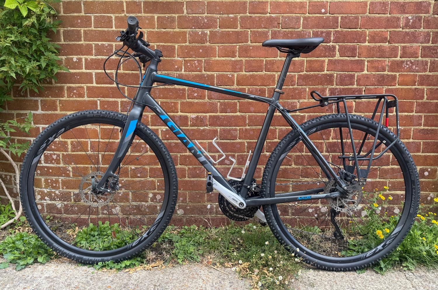 Giant Escape Gravel Bike in Good Condition