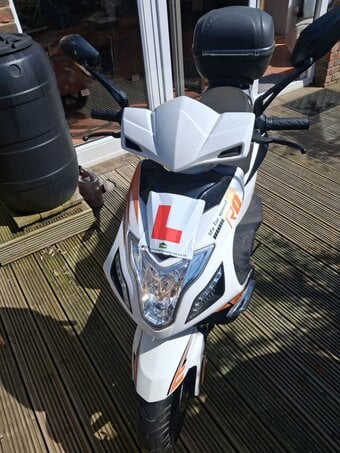 ZHONGNENG LEEWAY R850ccscooter