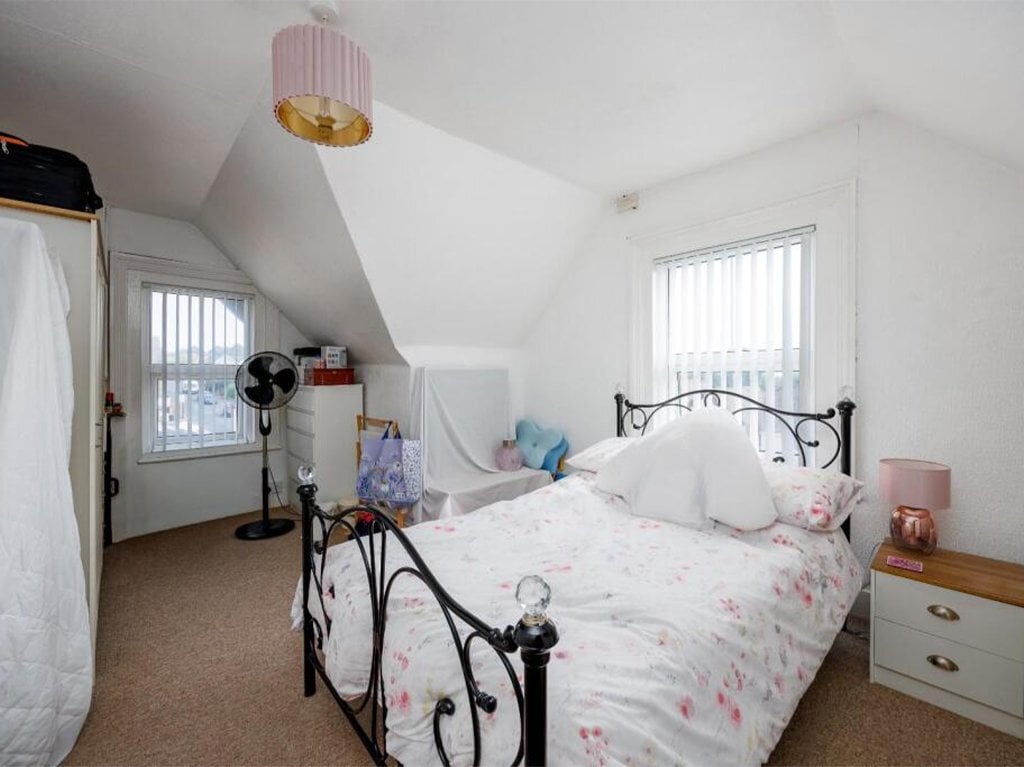 Crowborough Three bedroom end of terrace property