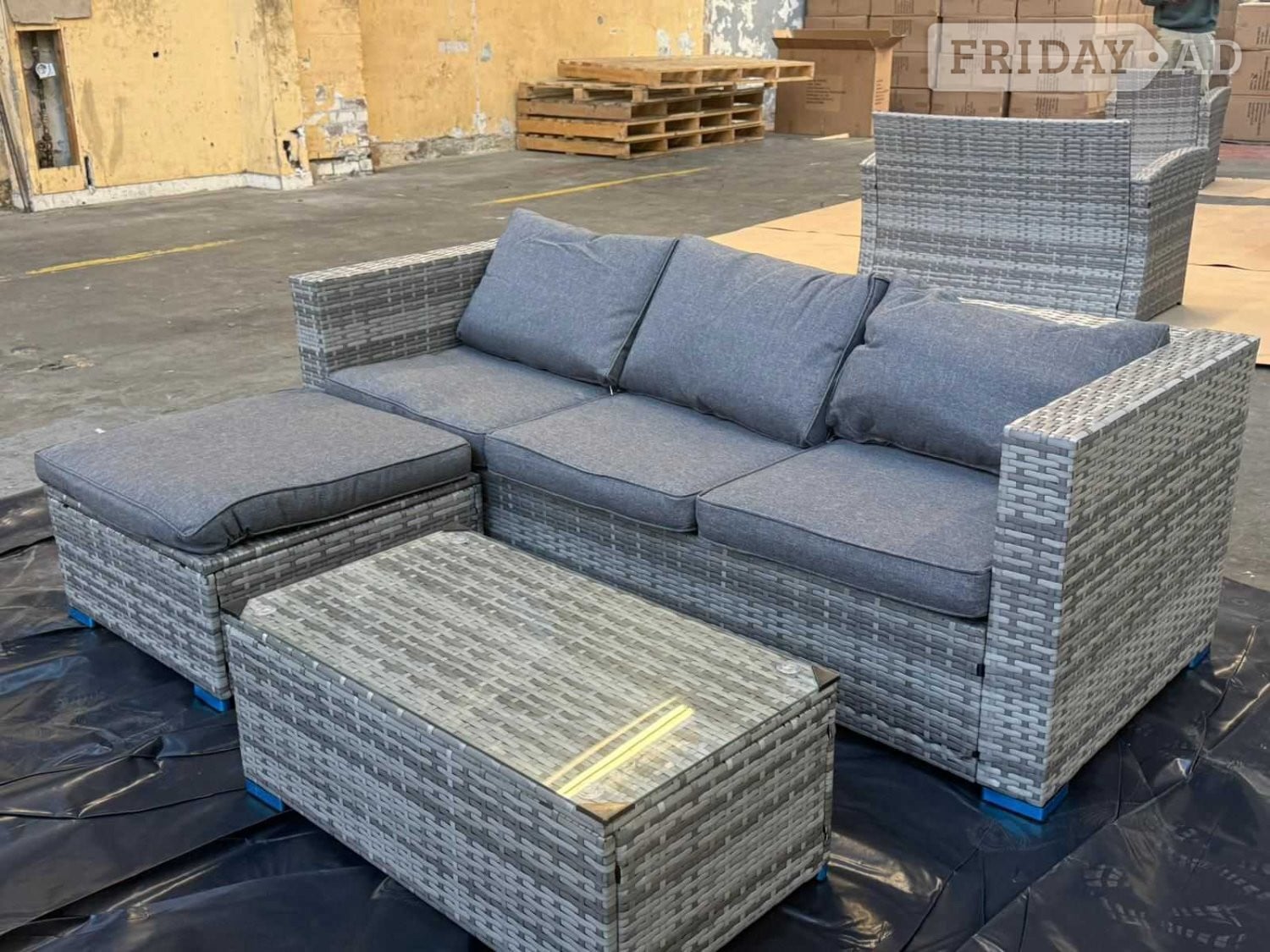 4 Seater Outdoor Rattan Sofa with Coffee Table in London