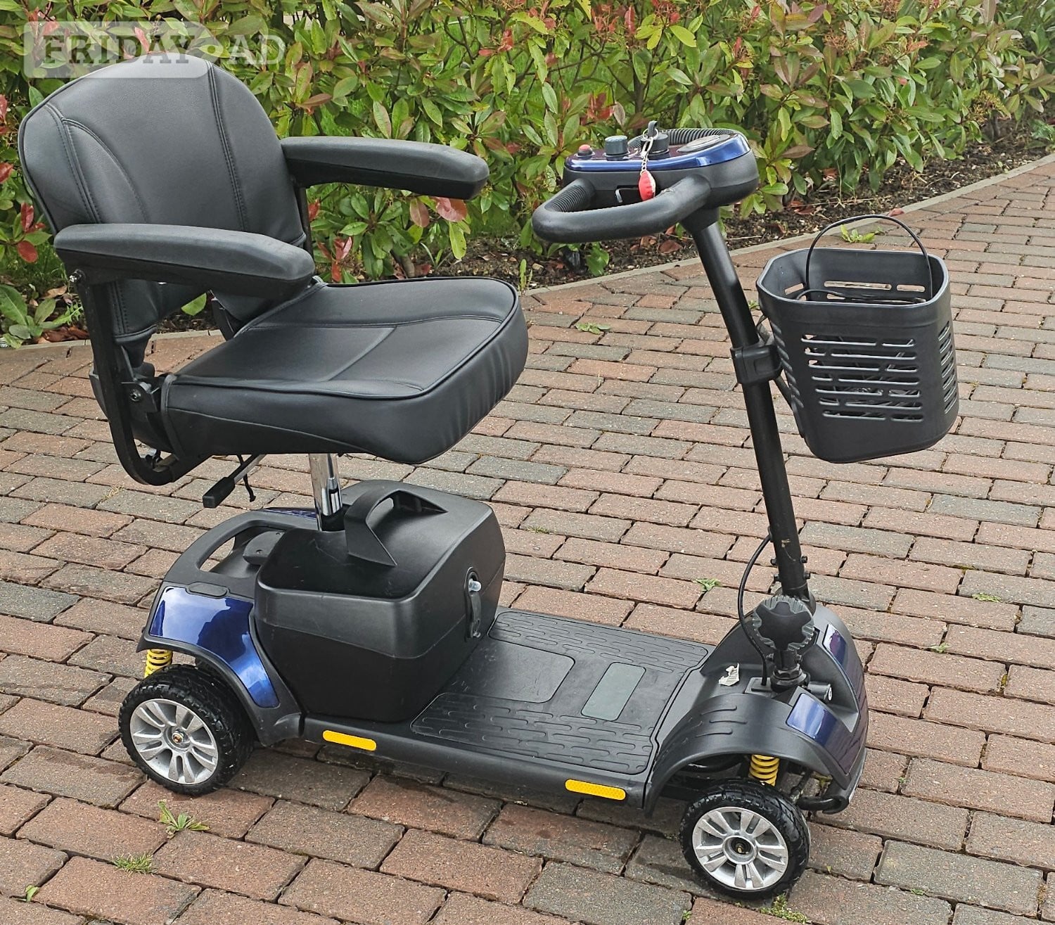 4mph car boot mobility scooter brand new batteries fitted 