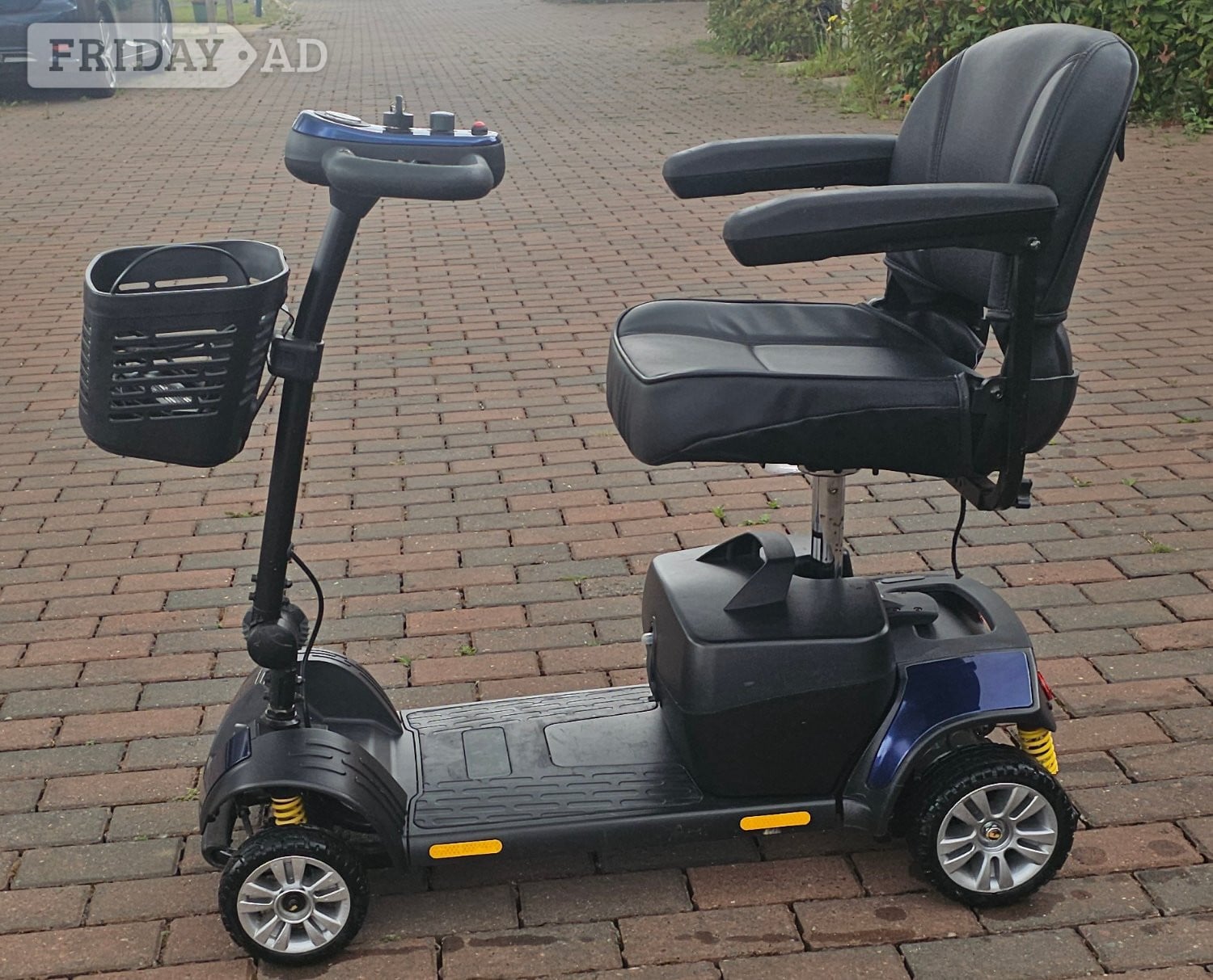 4mph car boot mobility scooter brand new batteries fitted  - Mobility
