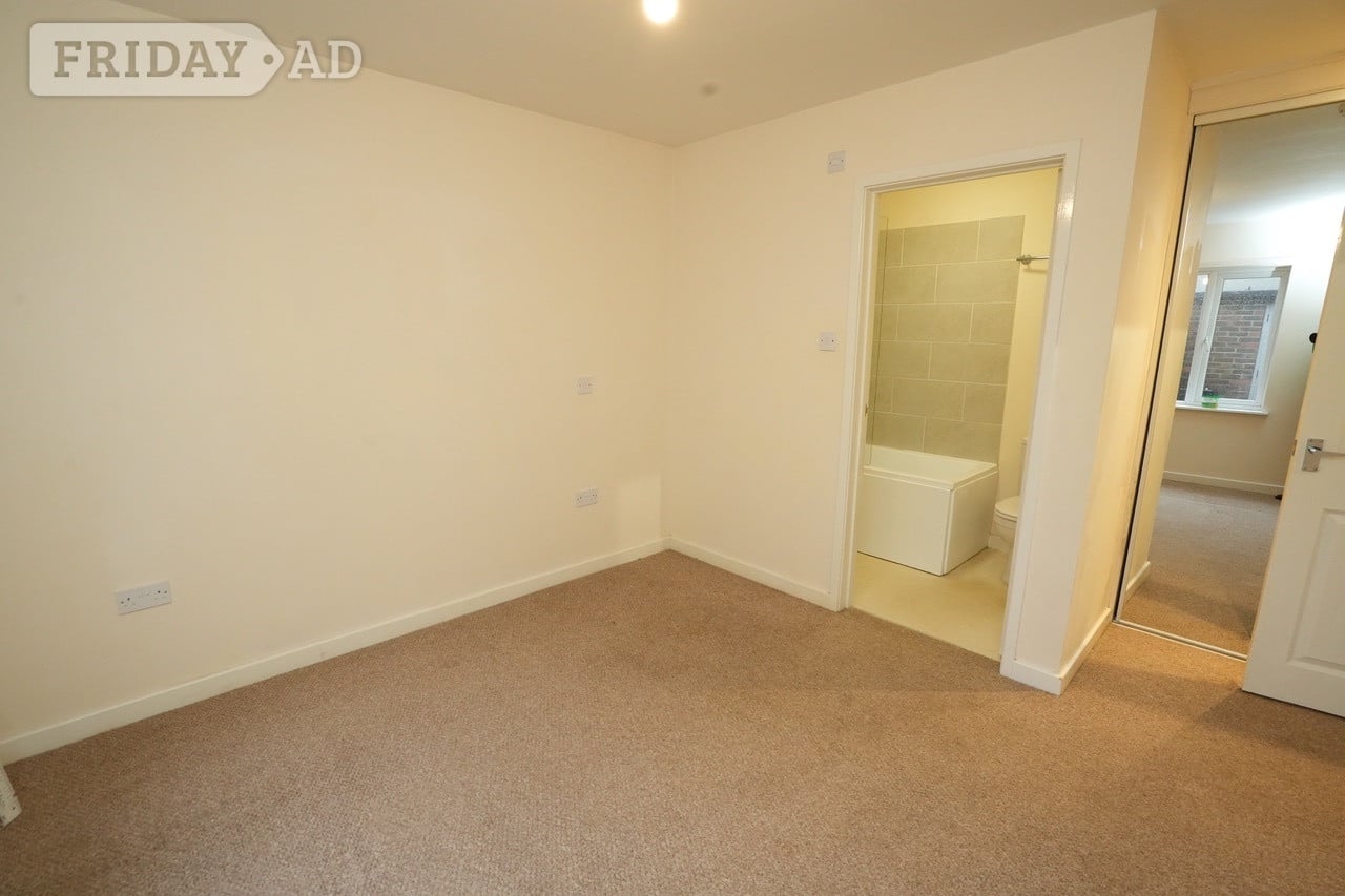 BEXHILL-ON-SEA Ground floor self-contained one-bedroomed flat - Flats & Apartments in Bexhill-On-Sea