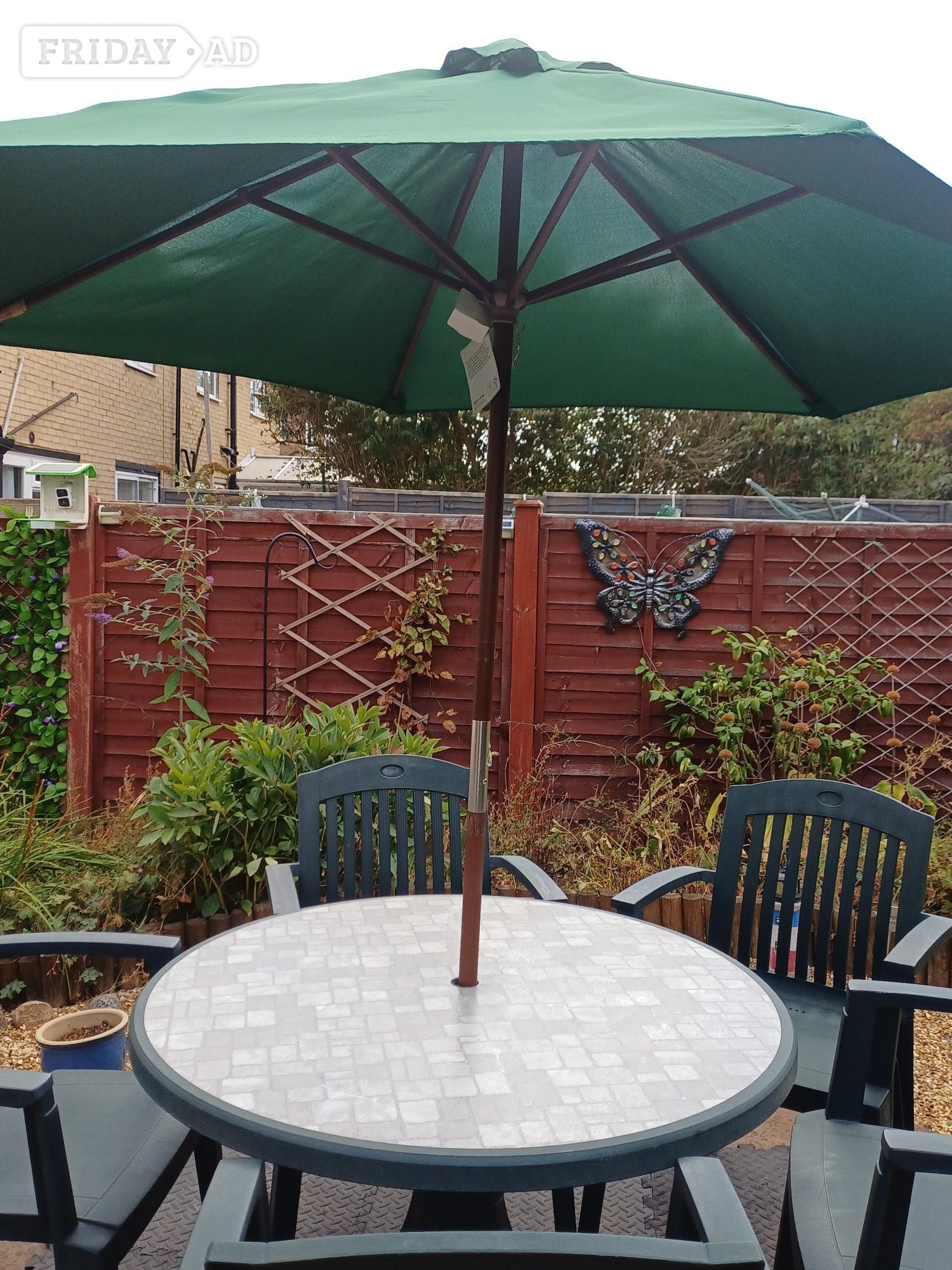Round garden table with 5 matching chairs & parasol - Garden