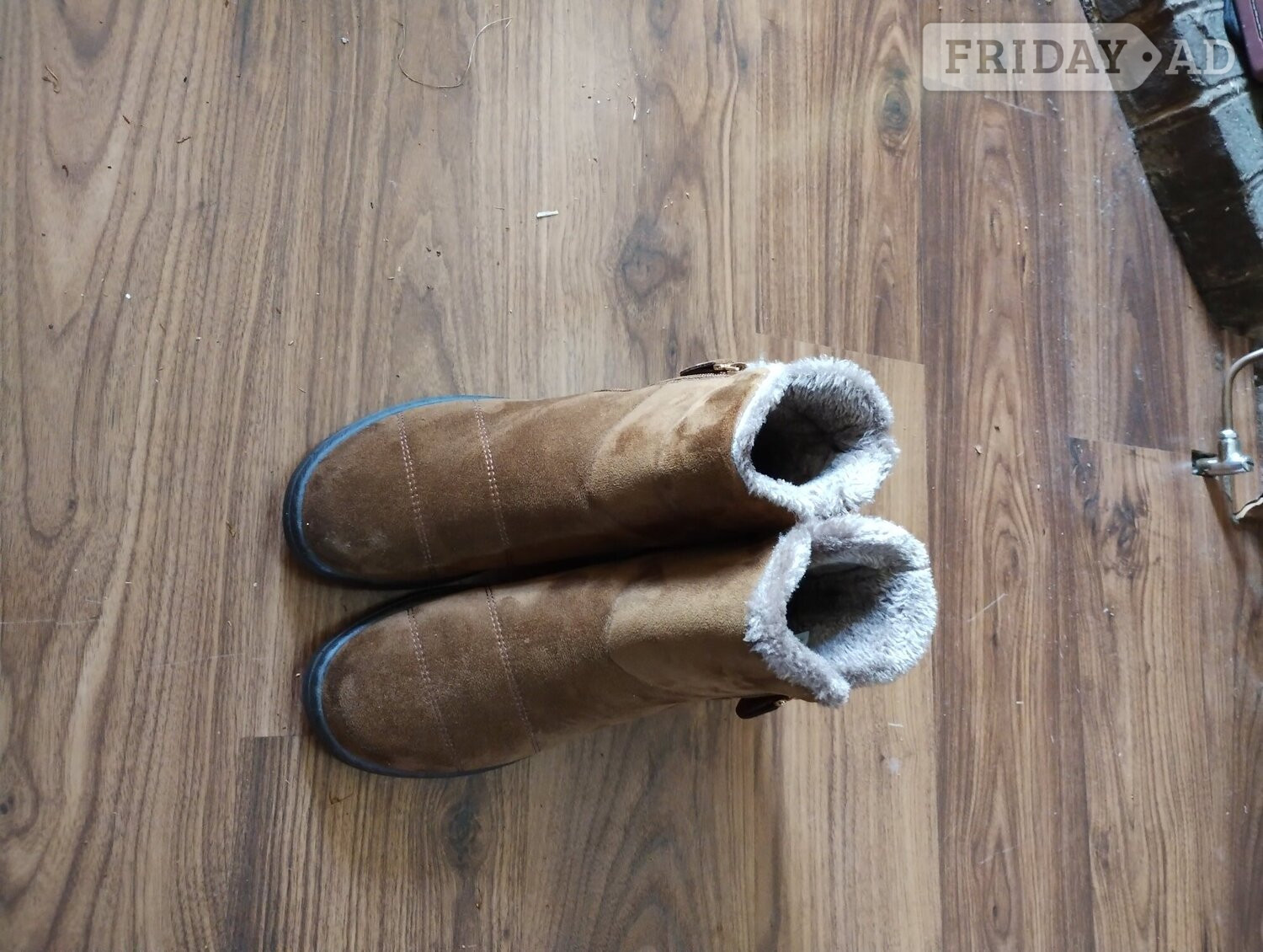 Suede boots brown