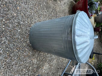 Dust bin Metal