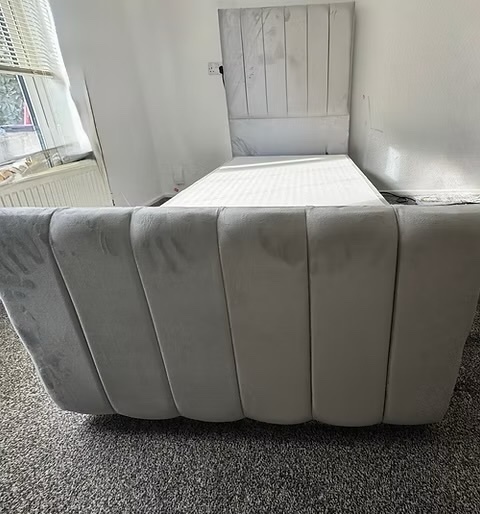Single - Deluxe End Lift Divan Ottoman with Floor standing Hb