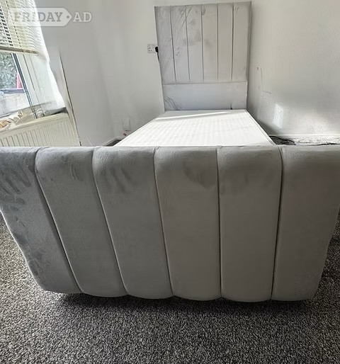 Single - Deluxe End Lift Divan Ottoman with Floor standing Hb