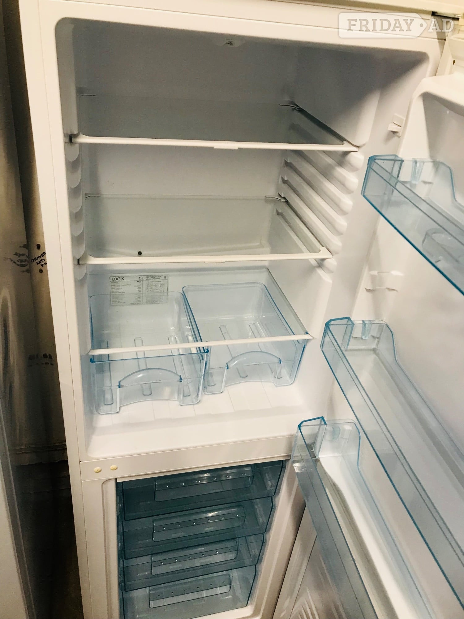 Logik fridge freezer in excellent condition 