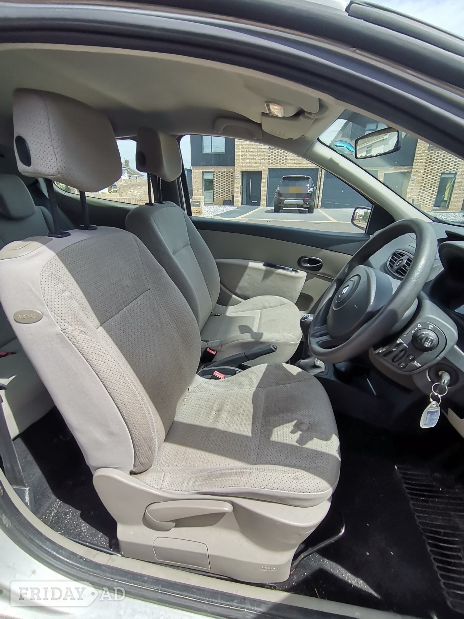 [ berth ]Renault Clio