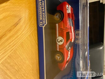 1/18 Scale Diecast Model 
