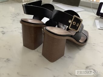 M & S sandals navy 4 1/2