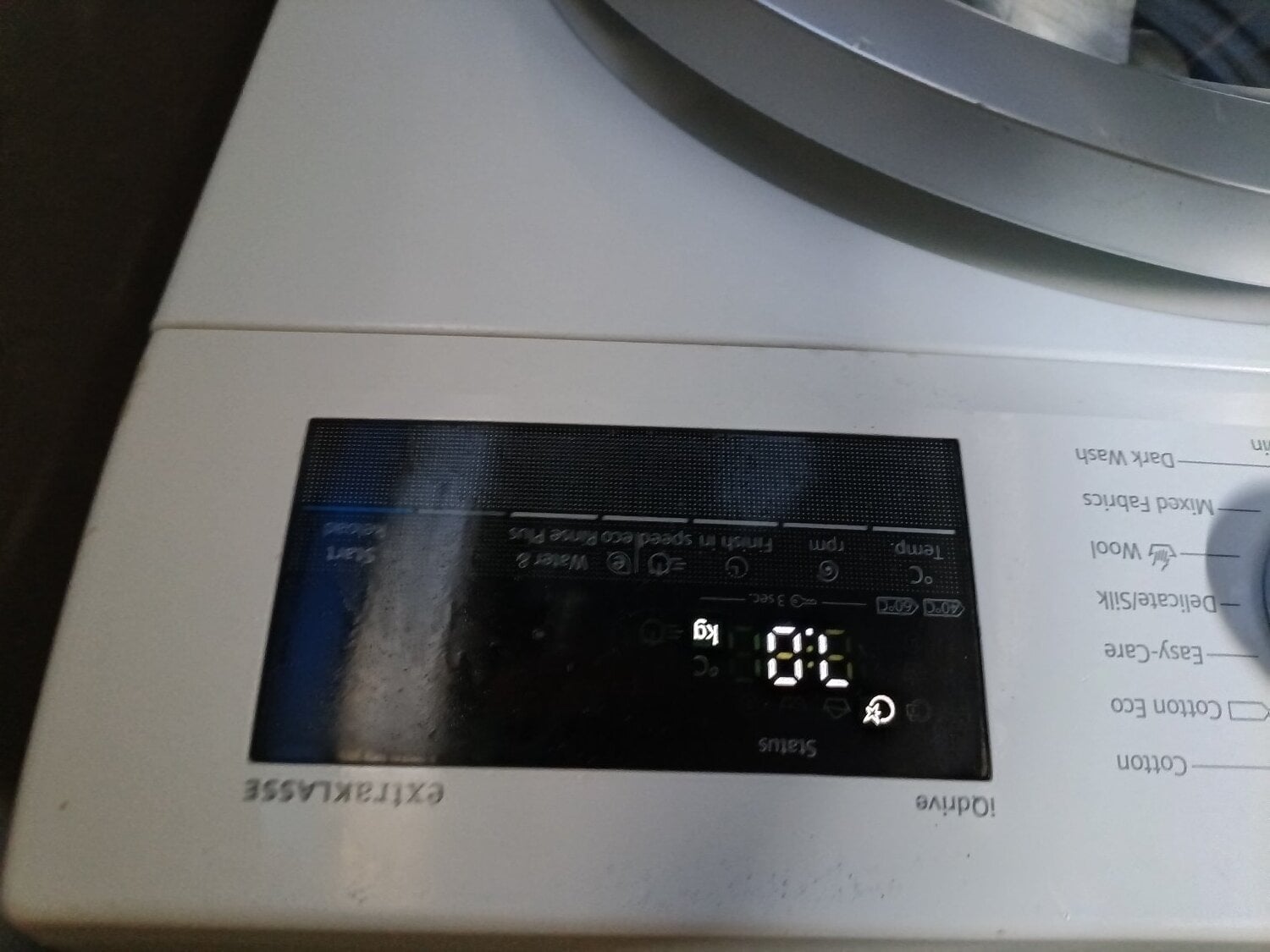 Buckingham HOUSE MOVE.. SEIMANS iQ300 Washing machine.
