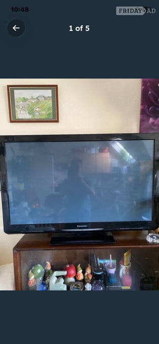Panasonic tv  exellemt condition  42 inches 