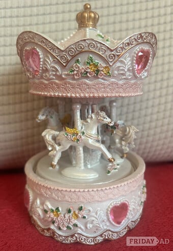 Wind up Musical carousel