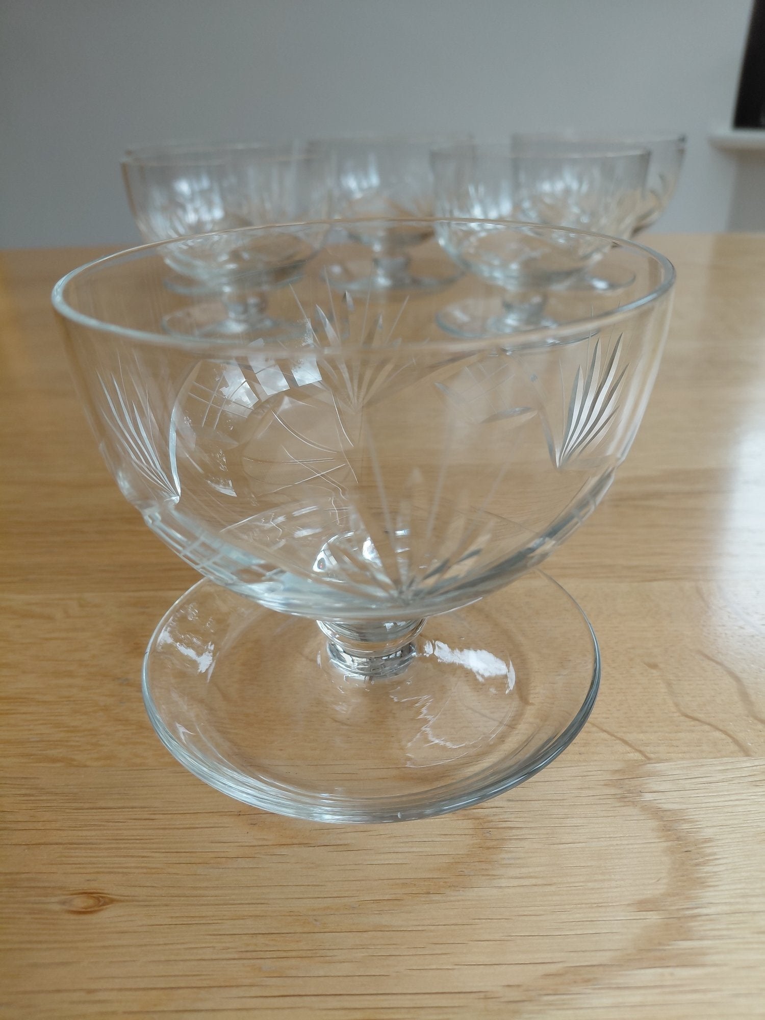 Set of 6 Crystal Cut Glass Sundae Dessert Dishes – Good Condition - Cookware & Dining in Winchester