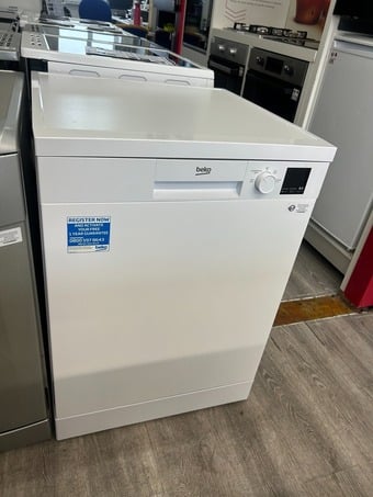 BEKO FULL SIZE DISHWASHER