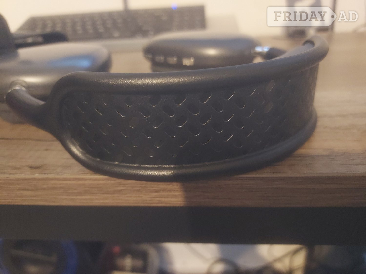 Wireless headphones, noise cancelling and Bluetooth