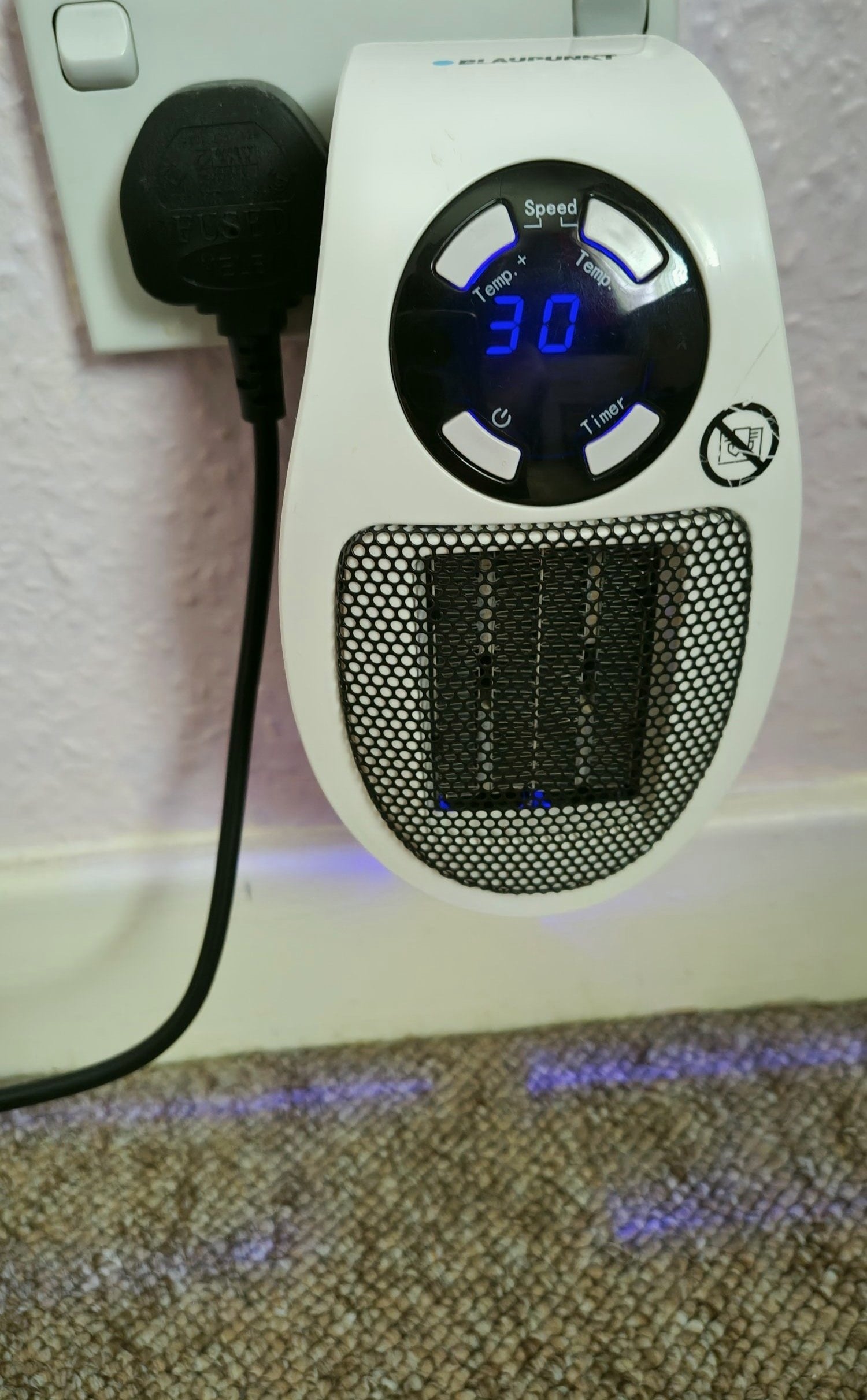 500w plug in mains portable fan heater with free postage in St. Neots