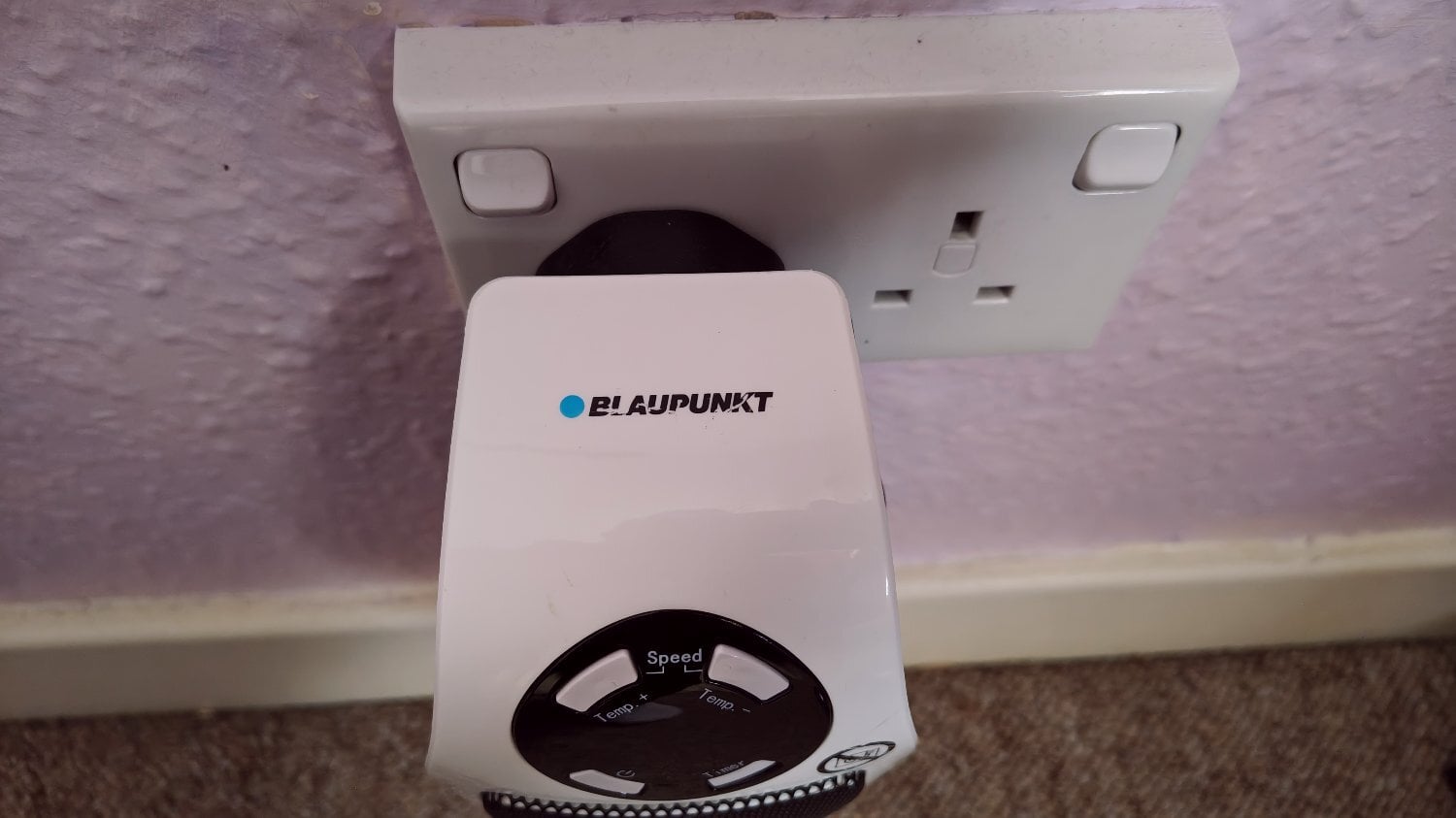 St. Neots 500w plug in mains portable fan heater with free postage