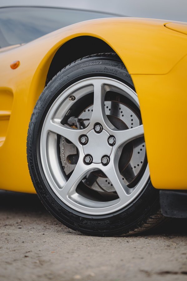 2001 Chevrolet Corvette RHD - Cars