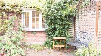 Studio Flat Englefield Green - near Windsor, Staines and Heathrow
