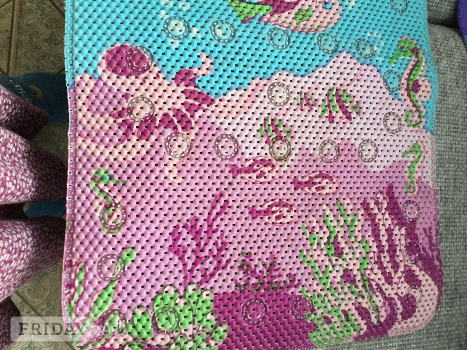 Non-slip bath mat 90x43cm