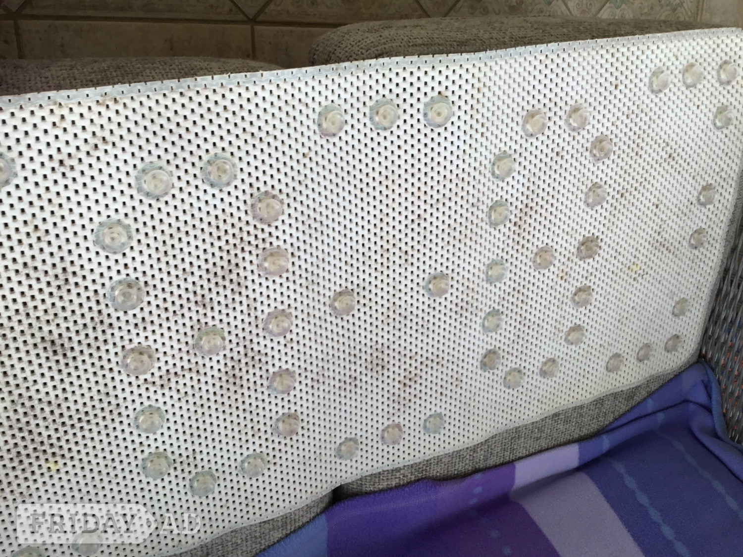 Non-slip bath mat 90x43cm - Baby & Kids in Llantwit Major